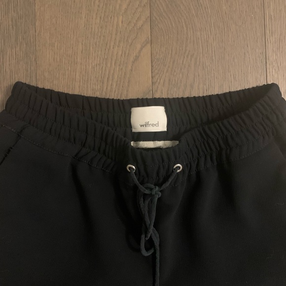 Wilfred Buffon Pant / Aritzia size Xs Black - Picture 4 of 7